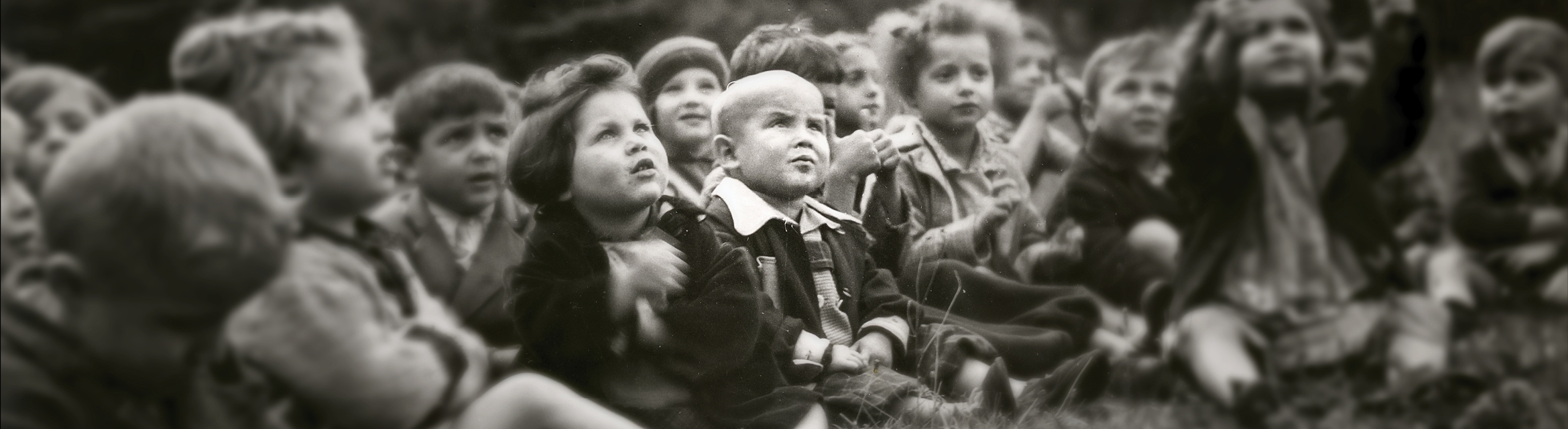 černobílí obrázek dětí