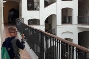 Děti, chcete se pustit do bubnování, zaříkávání, vyvolávání deště a šamanského křepčení?