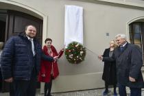 Historicky první pamětní deska J. A. Komenského v Praze