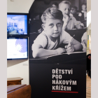 Výstava Dětství pod hákovým křížem